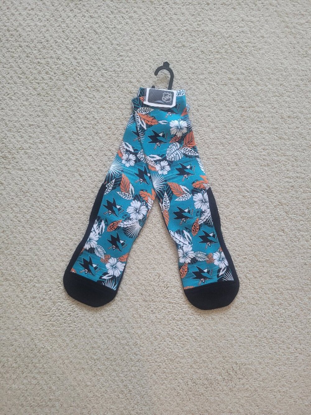NWT NHL San Jose Sharks Socks Floral Footwear Adult L/XL Size 9 - 13